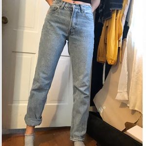Brandy Melville light wash high wasted mom jeans